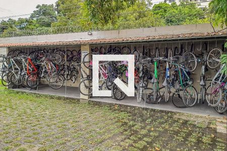 Apartamento à venda com 133m², 3 quartos e 2 vagas Apartamento à venda com 133m², 3 quartos e 2 vagasBicicletario