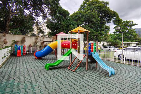 Apartamento à venda com 133m², 3 quartos e 2 vagas Apartamento à venda com 133m², 3 quartos e 2 vagasÁrea comum - Playground