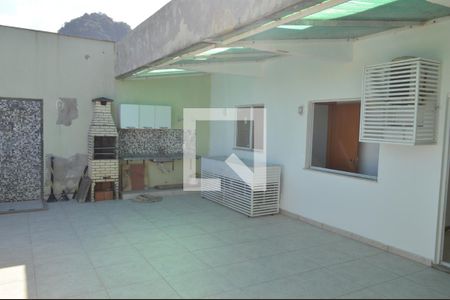 Apartamento à venda com 133m², 3 quartos e 2 vagas Apartamento à venda com 133m², 3 quartos e 2 vagasTerraço