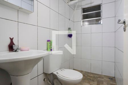 Casa à venda com 237m², 5 quartos e 3 vagasBanheiro casa 2