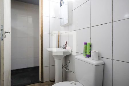 Casa à venda com 237m², 5 quartos e 3 vagasBanheiro casa 2