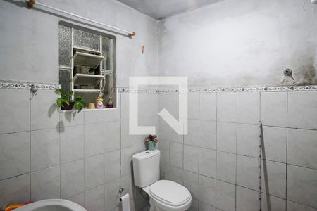 Casa à venda com 237m², 5 quartos e 3 vagasBanheiro casa 1