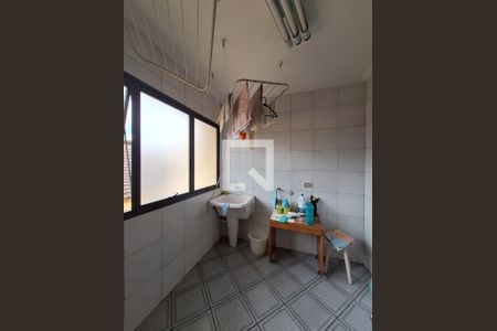 Casa à venda com 700m², 4 quartos e 8 vagas Casa à venda com 700m², 4 quartos e 8 vagasÁrea de Serviço