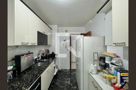 Apartamento à venda com 130m², 3 quartos e 3 vagas Apartamento à venda com 130m², 3 quartos e 3 vagasCozinha