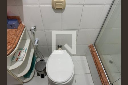 Apartamento à venda com 130m², 3 quartos e 3 vagas Apartamento à venda com 130m², 3 quartos e 3 vagasBanheiro Social
