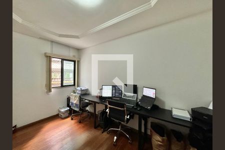 Apartamento à venda com 130m², 3 quartos e 3 vagas Apartamento à venda com 130m², 3 quartos e 3 vagasQuarto 2