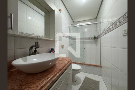 Apartamento à venda com 130m², 3 quartos e 3 vagas Apartamento à venda com 130m², 3 quartos e 3 vagasBanheiro Social