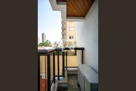 Apartamento para alugar com 122m², 3 quartos e sem vagaVaranda