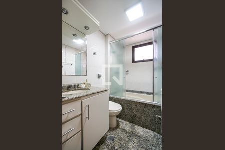 Apartamento para alugar com 122m², 3 quartos e sem vagaBanheiro da suíte