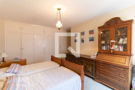 Casa à venda com 308m², 6 quartos e 1 vaga