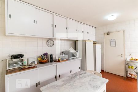 Casa à venda com 308m², 6 quartos e 1 vaga