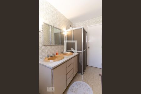 Casa à venda com 308m², 6 quartos e 1 vaga