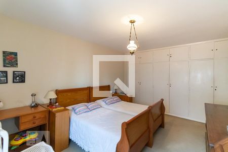 Casa à venda com 308m², 6 quartos e 1 vaga