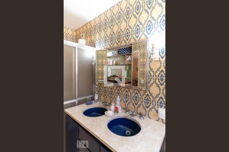 Casa à venda com 308m², 6 quartos e 1 vaga