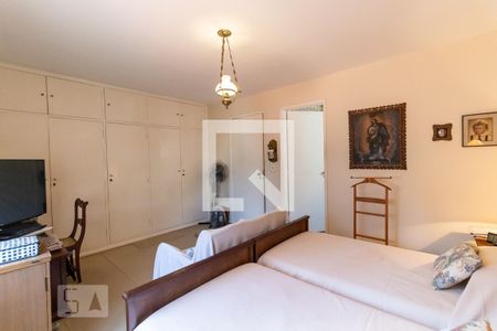 Casa à venda com 308m², 6 quartos e 1 vaga