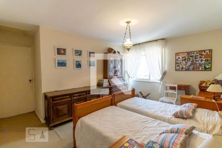 Casa à venda com 308m², 6 quartos e 1 vaga