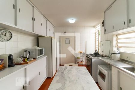 Casa à venda com 308m², 6 quartos e 1 vaga