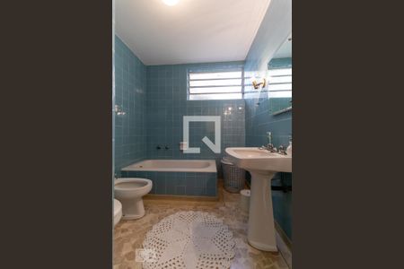 Casa à venda com 308m², 6 quartos e 1 vaga