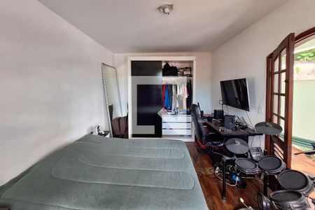 Casa de condomínio à venda com 350m², 6 quartos e 2 vagas Casa de condomínio à venda com 350m², 6 quartos e 2 vagasQuarto 3