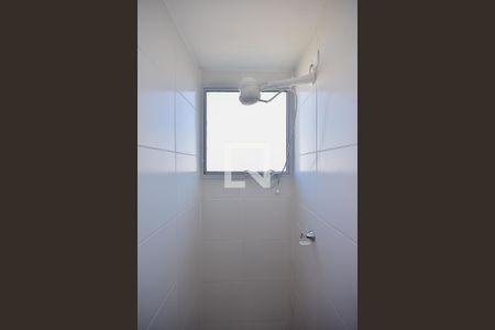 Apartamento à venda com 42m², 2 quartos e sem vaga Apartamento à venda com 42m², 2 quartos e sem vagaChuveiro do Banheiro