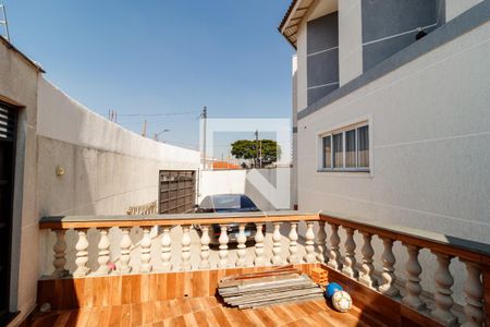 Casa à venda com 140m², 3 quartos e 3 vagas Casa à venda com 140m², 3 quartos e 3 vagasÁrea externa