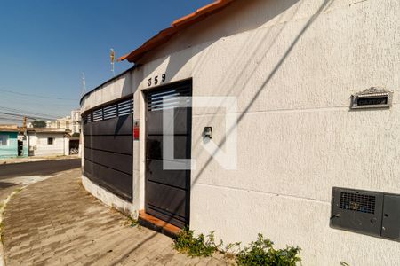 Casa à venda com 140m², 3 quartos e 3 vagas Casa à venda com 140m², 3 quartos e 3 vagasFachada