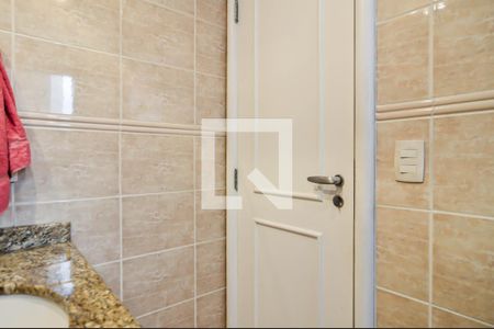 Apartamento à venda com 202m², 4 quartos e 3 vagasBanheiro da Suíte 1