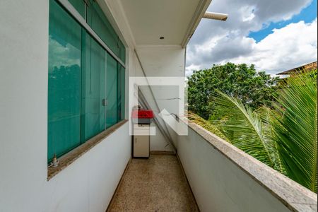 Casa à venda com 460m², 4 quartos e 8 vagas Casa à venda com 460m², 4 quartos e 8 vagasVaranda da Suíte 2