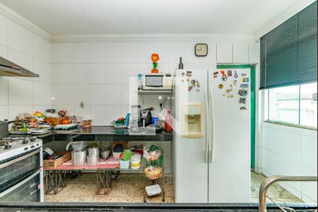 Casa à venda com 460m², 4 quartos e 8 vagas Casa à venda com 460m², 4 quartos e 8 vagasCozinha