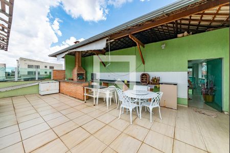 Casa à venda com 460m², 4 quartos e 8 vagas Casa à venda com 460m², 4 quartos e 8 vagasÁrea externa