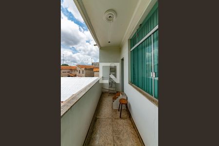 Casa à venda com 460m², 4 quartos e 8 vagas Casa à venda com 460m², 4 quartos e 8 vagasVaranda da Suíte 2