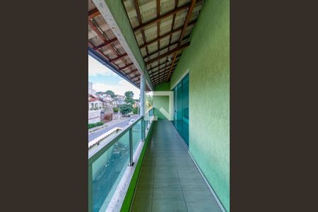 Casa à venda com 460m², 4 quartos e 8 vagas Casa à venda com 460m², 4 quartos e 8 vagasVaranda