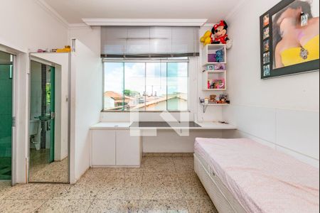 Casa à venda com 460m², 4 quartos e 8 vagas Casa à venda com 460m², 4 quartos e 8 vagasSemi Suíte 1