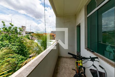 Casa à venda com 460m², 4 quartos e 8 vagas Casa à venda com 460m², 4 quartos e 8 vagasVaranda da Suíte 1