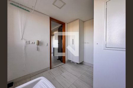 Apartamento para alugar com 199m², 3 quartos e 4 vagas Apartamento para alugar com 199m², 3 quartos e 4 vagasLavanderia