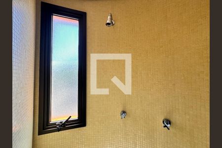 Apartamento para alugar com 199m², 3 quartos e 4 vagas Apartamento para alugar com 199m², 3 quartos e 4 vagasBanheiro da Suíte 2