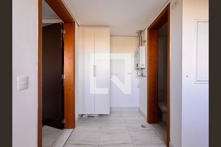 Apartamento para alugar com 199m², 3 quartos e 4 vagas Apartamento para alugar com 199m², 3 quartos e 4 vagasLavanderia