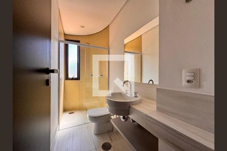 Apartamento para alugar com 199m², 3 quartos e 4 vagas Apartamento para alugar com 199m², 3 quartos e 4 vagasBanheiro da Suíte 2