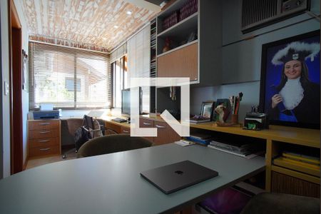 Apartamento à venda com 167m², 3 quartos e 2 vagasEscritório - Cobertura