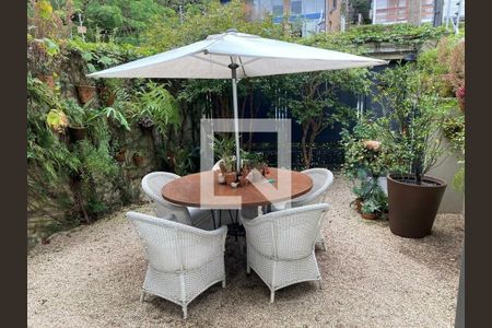 Casa à venda com 301m², 4 quartos e 4 vagas