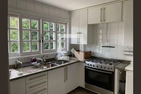 Casa à venda com 301m², 4 quartos e 4 vagas