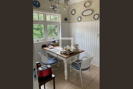 Casa à venda com 301m², 4 quartos e 4 vagas