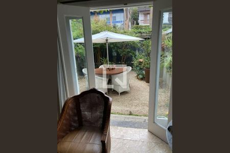 Casa à venda com 301m², 4 quartos e 4 vagas