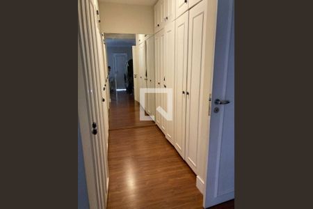 Casa à venda com 301m², 4 quartos e 4 vagas