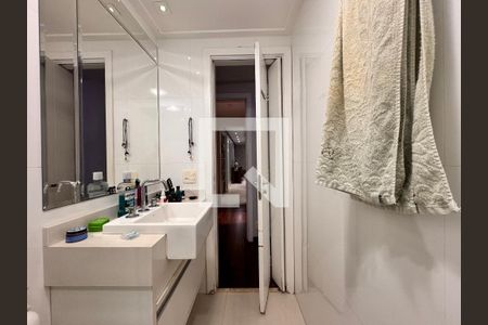 Apartamento à venda com 169m², 3 quartos e 2 vagas Apartamento à venda com 169m², 3 quartos e 2 vagasBanheiro da Suíte 2