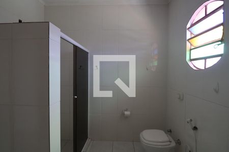 Casa à venda com 587m², 3 quartos e 2 vagasBanheiro da Suíte