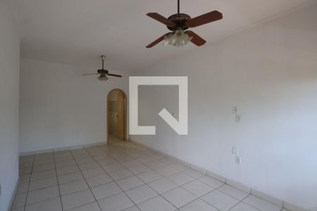 Casa à venda com 587m², 3 quartos e 2 vagasSuíte