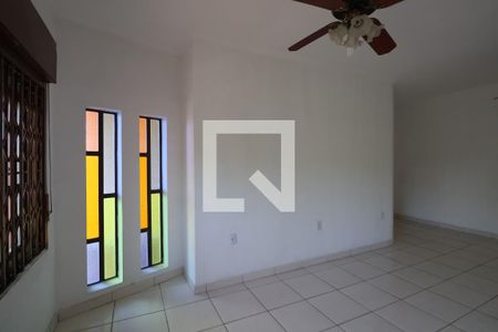 Casa à venda com 587m², 3 quartos e 2 vagasSuíte