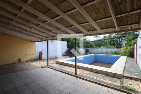 Casa à venda com 587m², 3 quartos e 2 vagasÁrea comum - Piscina