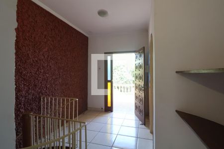 Casa à venda com 587m², 3 quartos e 2 vagasCorredor